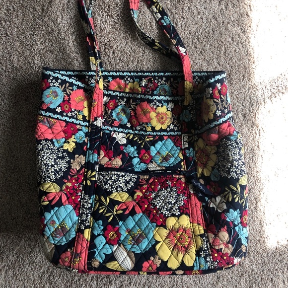 Vera Bradley Handbags - Vera Bradly tote